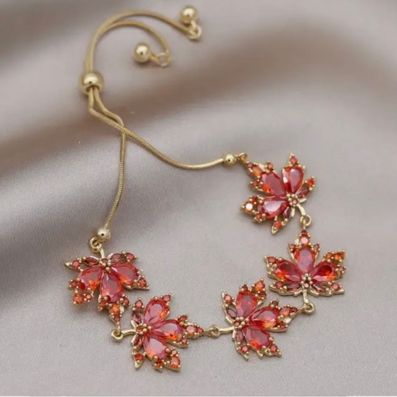 Maple leaf bracelet - Picture 2 of 3